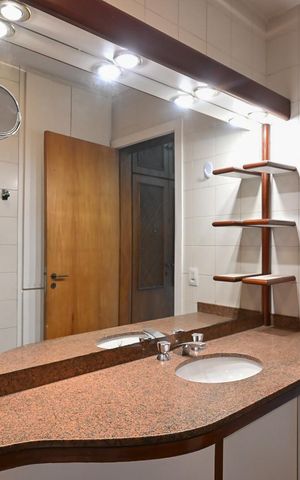 Apartamento à venda com 290m², 4 quartos e 3 vagasBanheiro Suíte 1