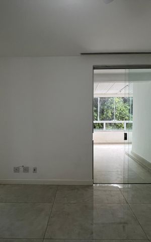 Apartamento à venda com 70m², 2 quartos e 1 vaga Apartamento à venda com 70m², 2 quartos e 1 vagaSala