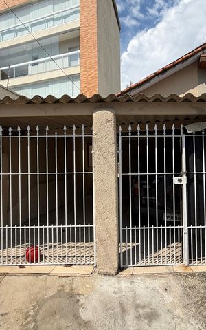 Casa para alugar com 60m², 1 quarto e 1 vaga Casa para alugar com 60m², 1 quarto e 1 vagaFachada