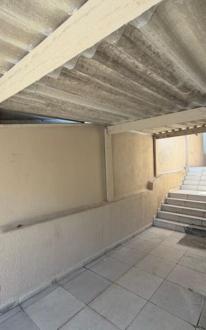 Casa para alugar com 60m², 1 quarto e 1 vaga Casa para alugar com 60m², 1 quarto e 1 vagaGaragem