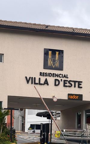 Casa de condomínio para alugar com 125m², 4 quartos e 2 vagas Casa de condomínio para alugar com 125m², 4 quartos e 2 vagasFachada e portaria