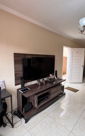 Casa de condomínio para alugar com 125m², 4 quartos e 2 vagas Casa de condomínio para alugar com 125m², 4 quartos e 2 vagasSala