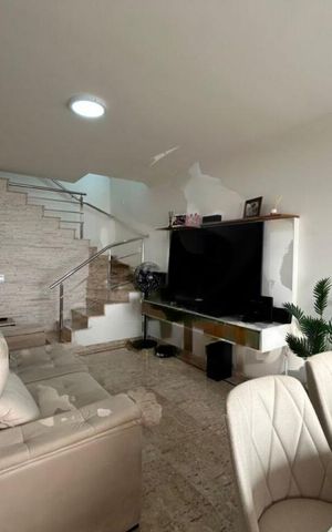 Casa de condomínio à venda com 178m², 3 quartos e 2 vagas