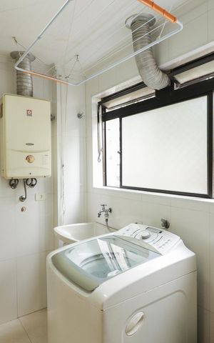 Apartamento à venda com 125m², 3 quartos e 2 vagas Apartamento à venda com 125m², 3 quartos e 2 vagasCozinha e Área de Serviço
