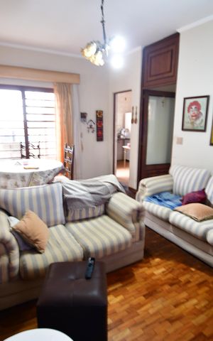 Casa à venda com 365m², 3 quartos e 2 vagasSala de TV