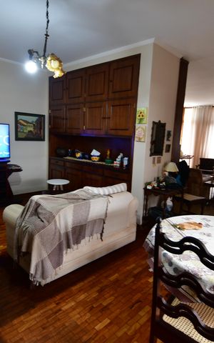 Casa à venda com 365m², 3 quartos e 2 vagasSala de TV