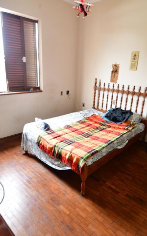 Casa à venda com 365m², 3 quartos e 2 vagasQuarto 1