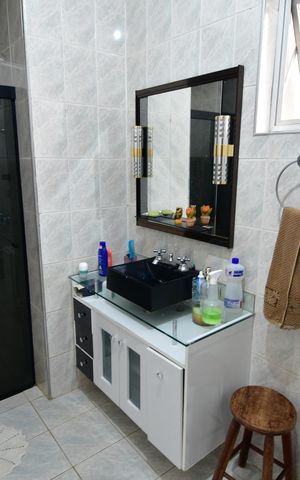 Casa à venda com 365m², 3 quartos e 2 vagasBanheiro Social