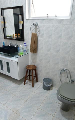 Casa à venda com 365m², 3 quartos e 2 vagasBanheiro Social