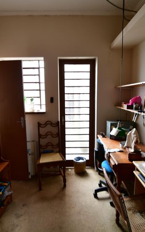 Casa à venda com 365m², 3 quartos e 2 vagasEscritório