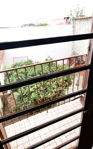 Casa à venda com 365m², 3 quartos e 2 vagasQuarto 2 - Sacada