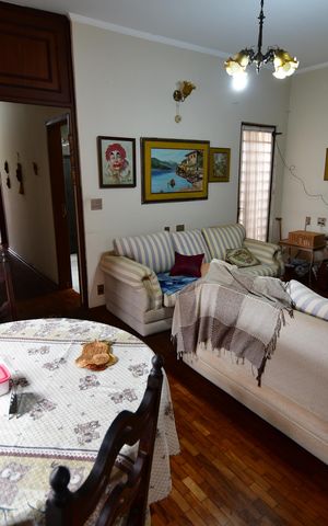 Casa à venda com 365m², 3 quartos e 2 vagasSala de TV