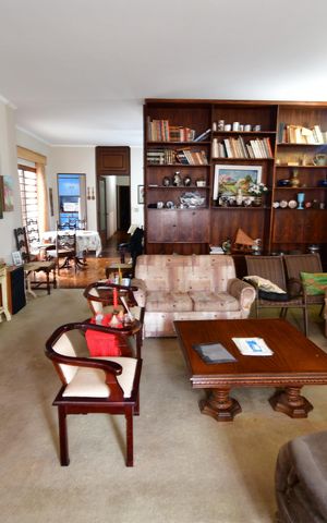 Casa à venda com 365m², 3 quartos e 2 vagasSala