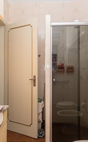 Apartamento à venda com 128m², 2 quartos e sem vaga Apartamento à venda com 128m², 2 quartos e sem vagaBanheiro