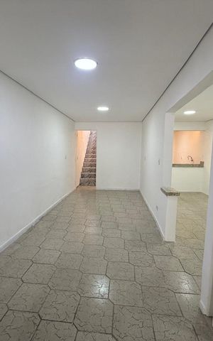 Casa para alugar com 190m², 2 quartos e 2 vagas Casa para alugar com 190m², 2 quartos e 2 vagasSala