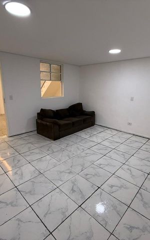 Casa para alugar com 190m², 2 quartos e 2 vagas Casa para alugar com 190m², 2 quartos e 2 vagasQuarto