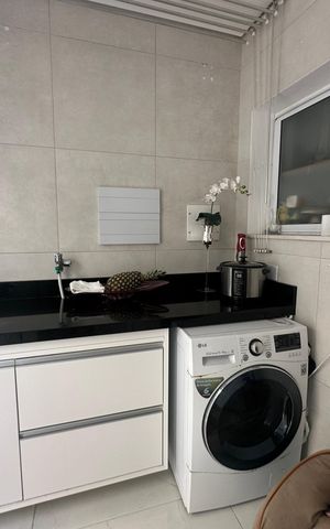 Casa de condomínio à venda com 364m², 3 quartos e 6 vagas Casa de condomínio à venda com 364m², 3 quartos e 6 vagasÁrea de Serviço