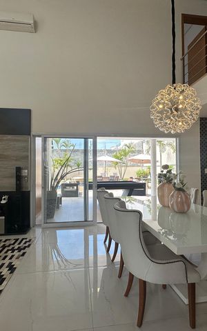 Casa de condomínio à venda com 364m², 3 quartos e 6 vagas Casa de condomínio à venda com 364m², 3 quartos e 6 vagasSala de Jantar