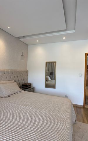 Casa de condomínio à venda com 364m², 3 quartos e 6 vagas Casa de condomínio à venda com 364m², 3 quartos e 6 vagasSuíte 2