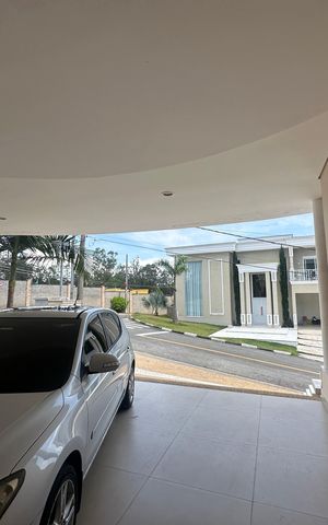 Casa de condomínio à venda com 364m², 3 quartos e 6 vagas Casa de condomínio à venda com 364m², 3 quartos e 6 vagasGaragem