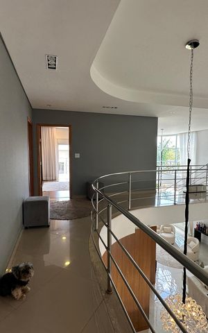Casa de condomínio à venda com 364m², 3 quartos e 6 vagas Casa de condomínio à venda com 364m², 3 quartos e 6 vagasCorredor