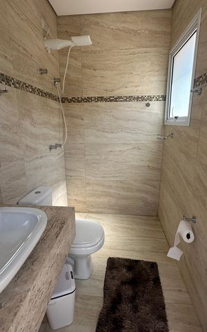 Casa de condomínio à venda com 364m², 3 quartos e 6 vagas Casa de condomínio à venda com 364m², 3 quartos e 6 vagasBanheiro da Piscina