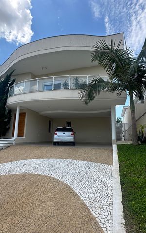 Casa de condomínio à venda com 364m², 3 quartos e 6 vagas Casa de condomínio à venda com 364m², 3 quartos e 6 vagasFachada