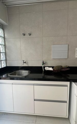 Casa de condomínio à venda com 364m², 3 quartos e 6 vagas Casa de condomínio à venda com 364m², 3 quartos e 6 vagasÁrea de Serviço