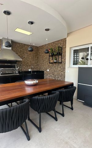 Casa de condomínio à venda com 364m², 3 quartos e 6 vagas Casa de condomínio à venda com 364m², 3 quartos e 6 vagasChurrasqueira