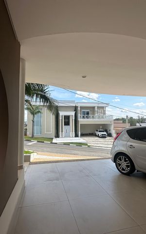 Casa de condomínio à venda com 364m², 3 quartos e 6 vagas Casa de condomínio à venda com 364m², 3 quartos e 6 vagasGaragem