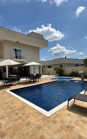 Casa de condomínio à venda com 364m², 3 quartos e 6 vagas Casa de condomínio à venda com 364m², 3 quartos e 6 vagasPiscina