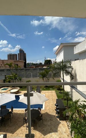 Casa de condomínio à venda com 364m², 3 quartos e 6 vagas Casa de condomínio à venda com 364m², 3 quartos e 6 vagasVaranda