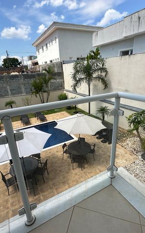 Casa de condomínio à venda com 364m², 3 quartos e 6 vagas Casa de condomínio à venda com 364m², 3 quartos e 6 vagasVaranda