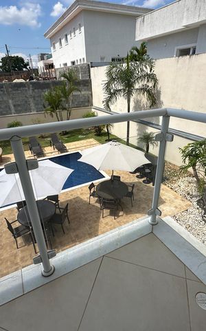 Casa de condomínio à venda com 364m², 3 quartos e 6 vagas Casa de condomínio à venda com 364m², 3 quartos e 6 vagasVaranda