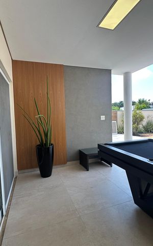 Casa de condomínio à venda com 364m², 3 quartos e 6 vagas Casa de condomínio à venda com 364m², 3 quartos e 6 vagasVaranda da Sala
