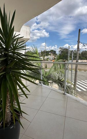 Casa de condomínio à venda com 364m², 3 quartos e 6 vagas Casa de condomínio à venda com 364m², 3 quartos e 6 vagasVaranda