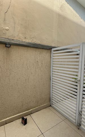 Casa de condomínio à venda com 364m², 3 quartos e 6 vagas Casa de condomínio à venda com 364m², 3 quartos e 6 vagasQuintal
