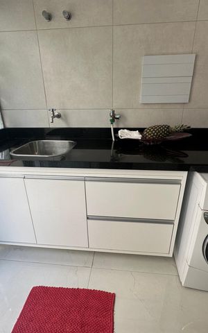 Casa de condomínio à venda com 364m², 3 quartos e 6 vagas Casa de condomínio à venda com 364m², 3 quartos e 6 vagasÁrea de Serviço