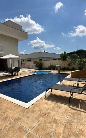 Casa de condomínio à venda com 364m², 3 quartos e 6 vagas Casa de condomínio à venda com 364m², 3 quartos e 6 vagasPiscina