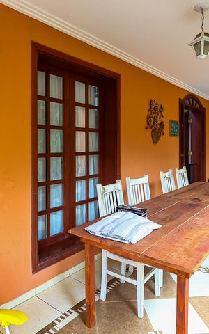 Casa à venda com 704m², 4 quartos e 2 vagas Casa à venda com 704m², 4 quartos e 2 vagasVaranda de entrada