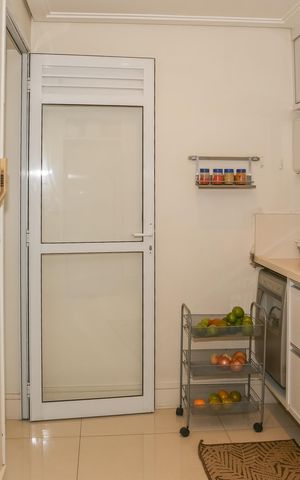 Apartamento à venda com 101m², 2 quartos e 2 vagas Apartamento à venda com 101m², 2 quartos e 2 vagasCozinha