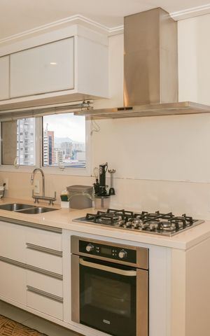 Apartamento à venda com 101m², 2 quartos e 2 vagas Apartamento à venda com 101m², 2 quartos e 2 vagasCozinha