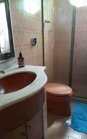Casa à venda com 145m², 3 quartos e 2 vagas Casa à venda com 145m², 3 quartos e 2 vagasBanheiro 1