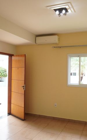 Casa de condomínio à venda com 78m², 2 quartos e 1 vagaSala
