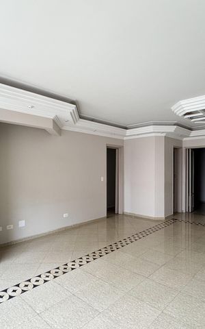 Apartamento à venda com 134m², 3 quartos e 3 vagas Apartamento à venda com 134m², 3 quartos e 3 vagasSala