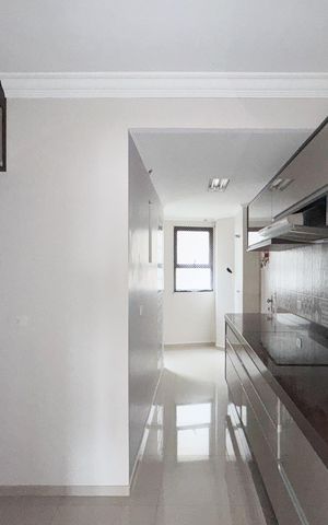 Apartamento à venda com 134m², 3 quartos e 3 vagas Apartamento à venda com 134m², 3 quartos e 3 vagasCozinha