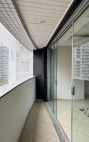 Apartamento à venda com 134m², 3 quartos e 3 vagas Apartamento à venda com 134m², 3 quartos e 3 vagasSacada