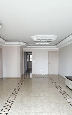 Apartamento à venda com 134m², 3 quartos e 3 vagas Apartamento à venda com 134m², 3 quartos e 3 vagasSala