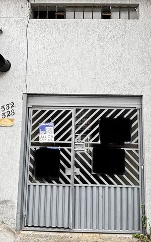 Casa para alugar com 81m², 2 quartos e 1 vaga Casa para alugar com 81m², 2 quartos e 1 vagaFachada