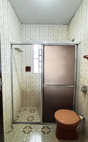 Casa para alugar com 81m², 2 quartos e 1 vaga Casa para alugar com 81m², 2 quartos e 1 vagaBanheiro 1